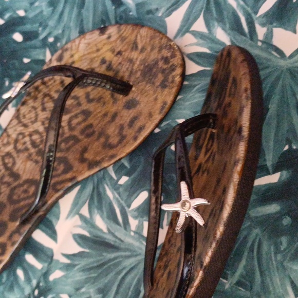 Dressy flip-flops with starfish embellishment. - Picture 2 of 3